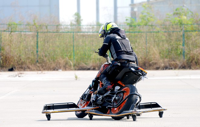 乐骑公园,摩托车培训,摩托教练员,安路,苏华龙,skidbike,侧滑模拟架